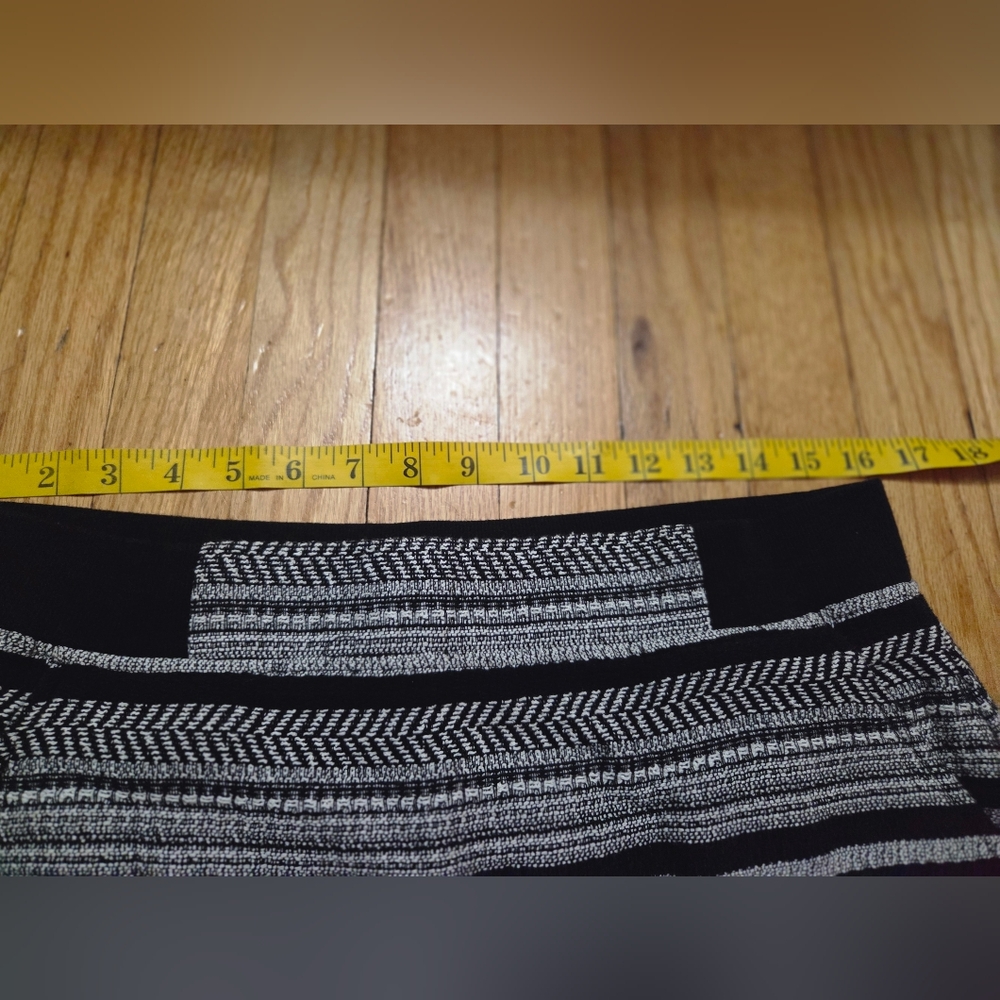 Lou & Grey Womens Black and Gray Striped Mini Skirt With Pockets EUC Size M - Picture 12 of 14
